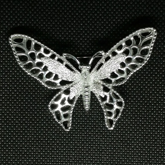 Vintage Sarah Coventry Butterfly Brooch 1971 - Picture 1 of 7
